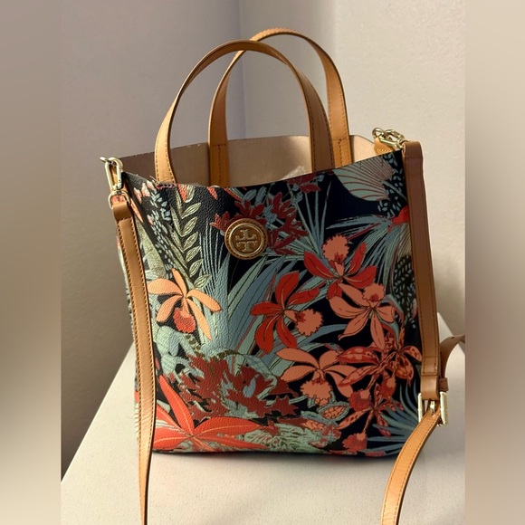 Tory Burch Handbags - Tory floral crossbody in excellent condition